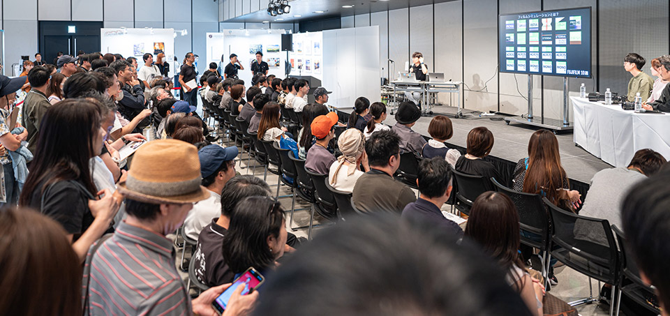 トークステージ