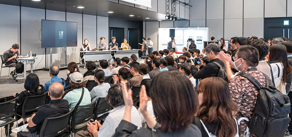 トークステージ