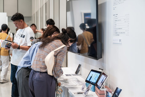 ホールA内では動画コンテストの受賞作品も展示