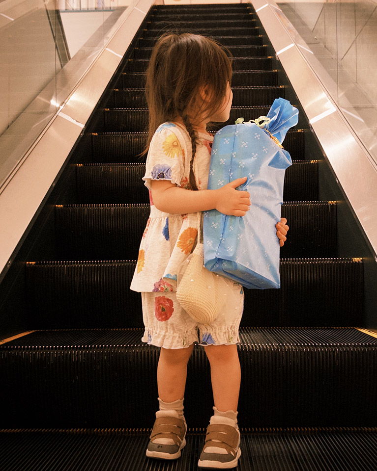 佳作スマホ部門　やまもとあいさんの作品「小さな手に、大きな幸せ」