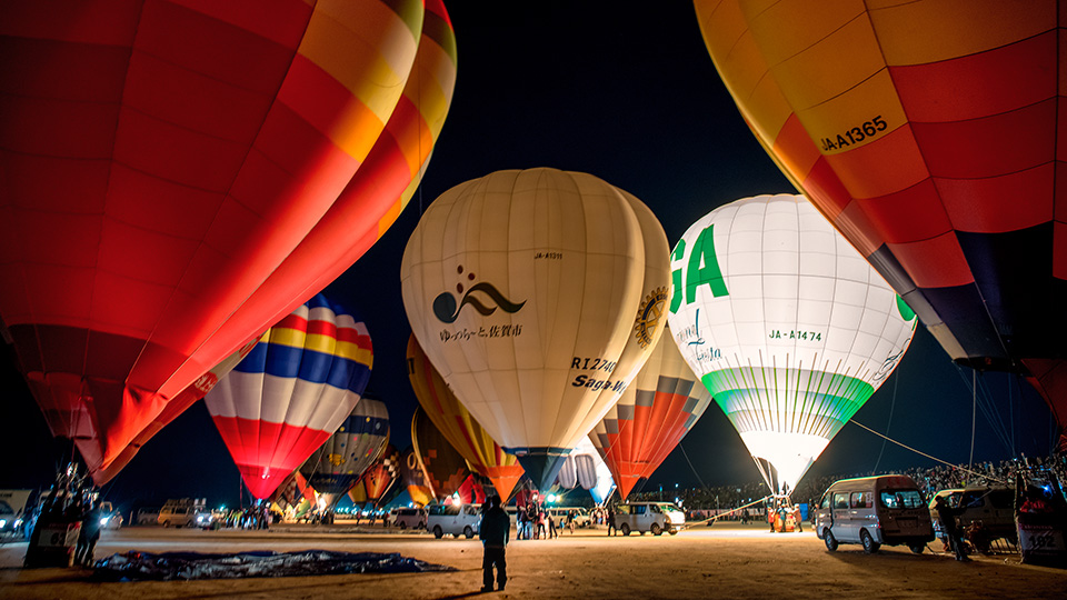 東京カメラ部10選 藤原嘉騎、別所隆弘、八木千賀子×特定非営利活動法人 熱気球運営機構 会長 町田耕造×佐賀市 経済部 2016熱気球世界選手権 推進室広報・イベント係長 杠 精士郎「大空を撮ろう！ ～被写体としての熱気球の魅力～」