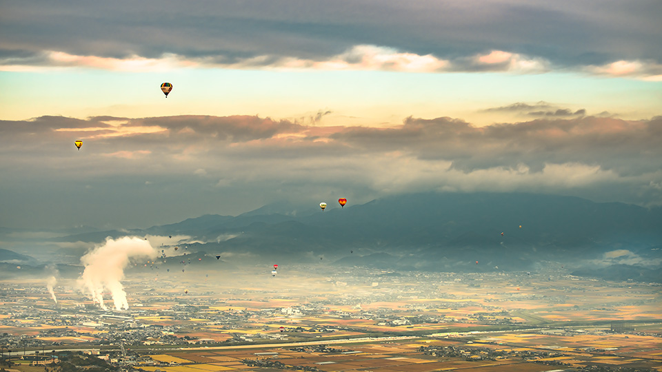 東京カメラ部10選 藤原嘉騎、別所隆弘、八木千賀子×特定非営利活動法人 熱気球運営機構 会長 町田耕造×佐賀市 経済部 2016熱気球世界選手権 推進室広報・イベント係長 杠 精士郎「大空を撮ろう！ ～被写体としての熱気球の魅力～」