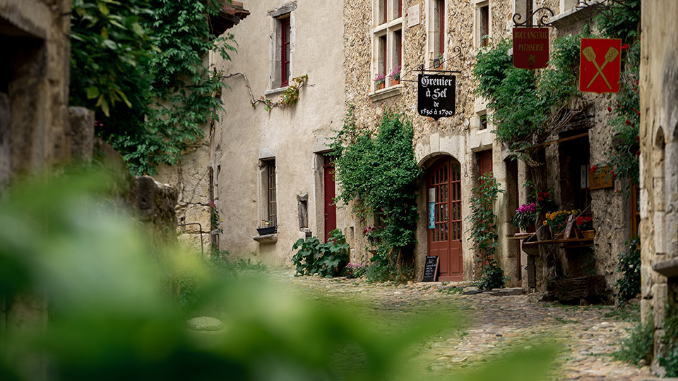 東京カメラ部10選 井上浩輝氏、八木千賀子氏× H.I.S. 田島裕司氏、フランス観光開発機構 金田レイラ氏「フランスの美しい村々とパリの現在（いま）」