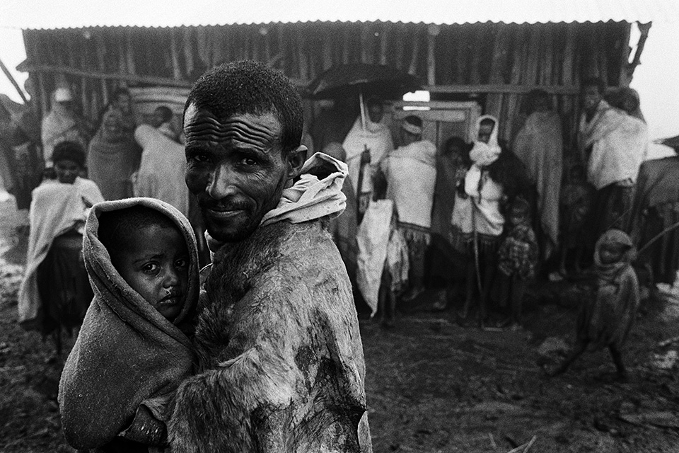 キヤノンマーケティングジャパン：写真家 渋谷敦志、株式会社日本写真企画 フォトコン編集部 副編集長 坂本太士「RF レンズで見つめるスナップとポートレートの あいだ　～RF24-240mm F4-6.3 IS USMの魅力を語る～」