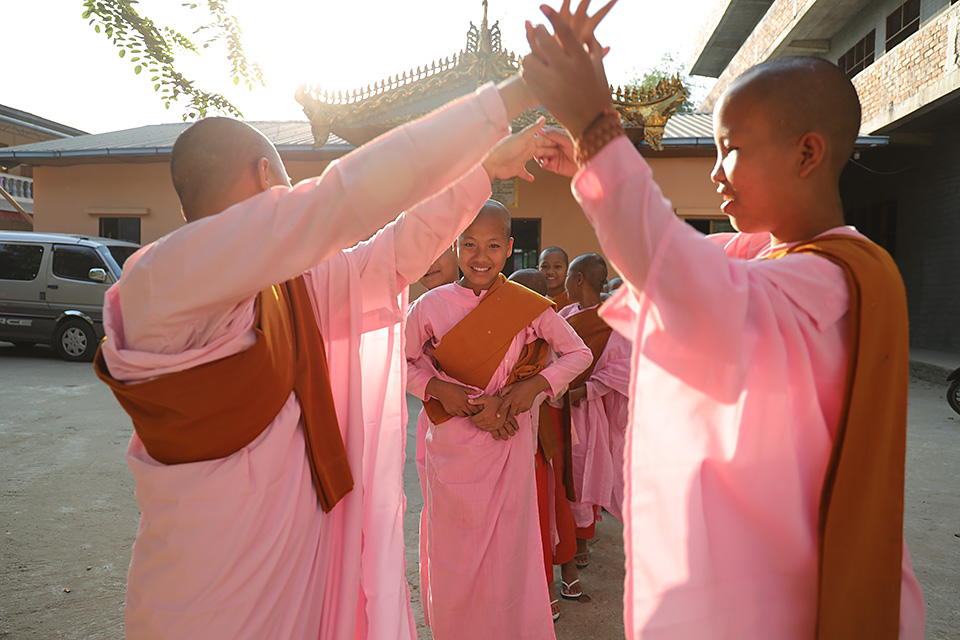 キヤノンマーケティングジャパン：写真家 渋谷敦志、株式会社日本写真企画 フォトコン編集部 副編集長 坂本太士「RF レンズで見つめるスナップとポートレートの あいだ　～RF24-240mm F4-6.3 IS USMの魅力を語る～」