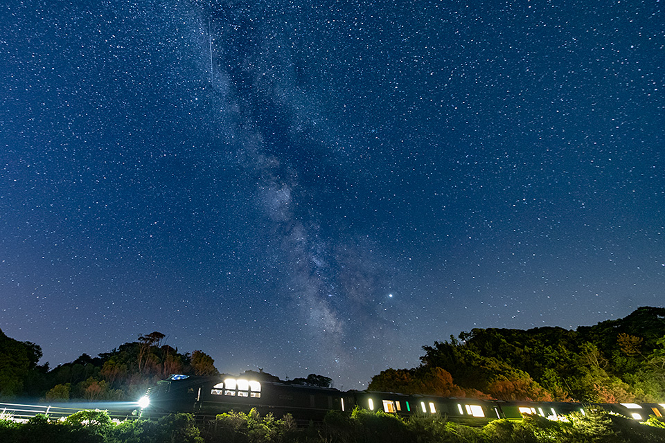 西日本旅客鉄道：東京カメラ部10選 柄木孝志氏、JR西日本 瑞風推進事業部長「TWILIGHT EXPRESS 瑞風の走る風景」