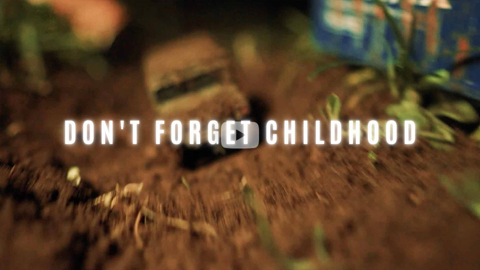 kakefilmsさんの作品「1 minute Jurassic "Toy" world」