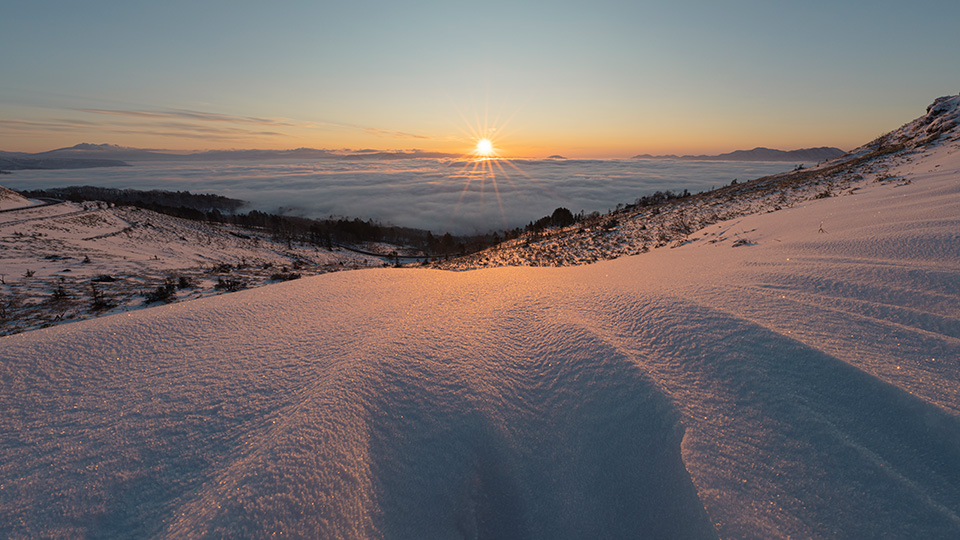 美幌町・美幌峠の「冬の雲海と日の出」の作品