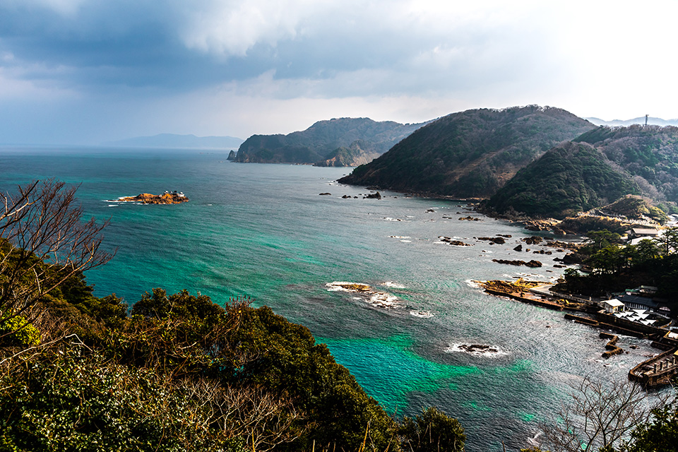 「御待岬と日和山海岸の浮島」の作品